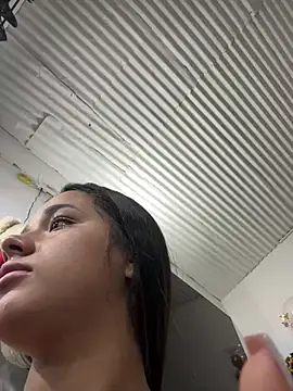 Luciaparker03 online show from April 2026 01:12:02 PM