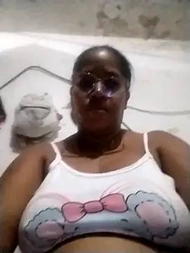 Snapshot of Big_ass_submissive chatting on October 2025 04:23:02 AM Big ass submissive online show from October 2025 04:23:02 AM