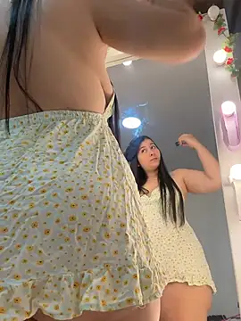 Snapshot of evelyn_1702 chatting on July 2026 07:19:02 PM evelyn 1702 online show from July 2026 07:19:02 PM