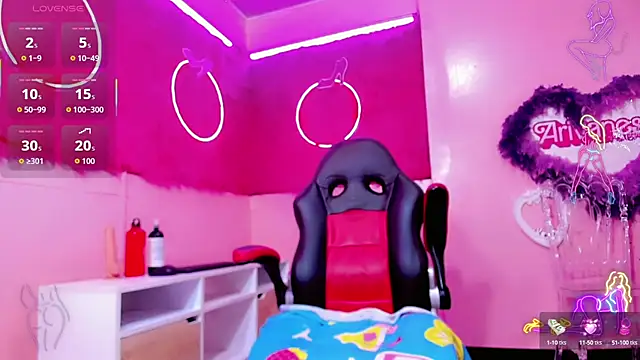 Natasha clifford online show from September 2025 03:19:01 AM