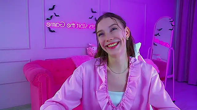 VeronicaVances online show from November 2025 06:09:02 PM