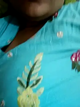 Snapshot of angry_couplez chatting on February 2026 05:33:01 PM angry couplez online show from February 2026 05:33:01 PM