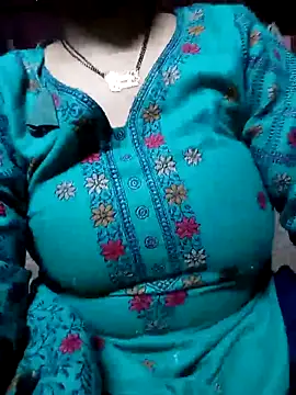 Snapshot of angry_couplez chatting on February 2026 07:26:01 AM angry couplez online show from February 2026 07:26:01 AM