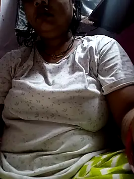 Snapshot of angry_couplez chatting on February 2026 01:28:01 AM angry couplez online show from February 2026 01:28:01 AM