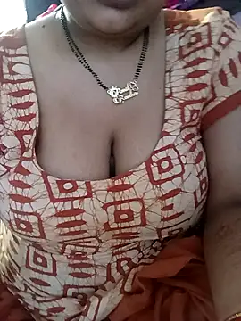 Snapshot of angry_couplez chatting on March 2026 07:32:02 AM angry couplez online show from March 2026 07:32:02 AM