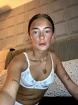 Spicy-Rosie20 online show from January 2026 08:19:02 AM