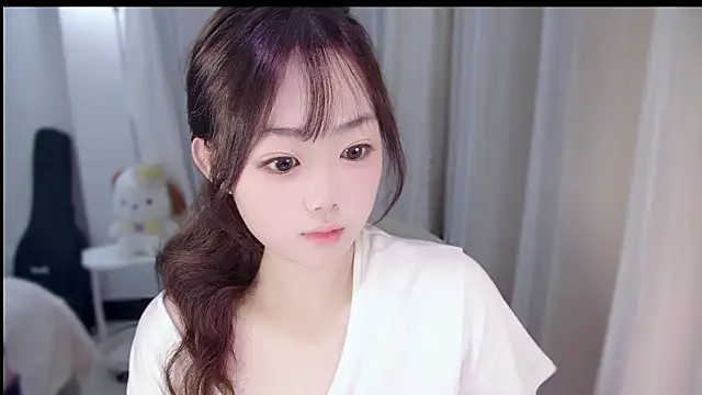 Snapshot of YUANYUAN-A chatting on November 2025 11:43:02 AM YUANYUAN-A online show from November 2025 11:43:02 AM