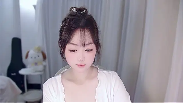 Snapshot of YUANYUAN-A chatting on November 2025 11:43:02 AM YUANYUAN-A online show from November 2025 11:43:02 AM