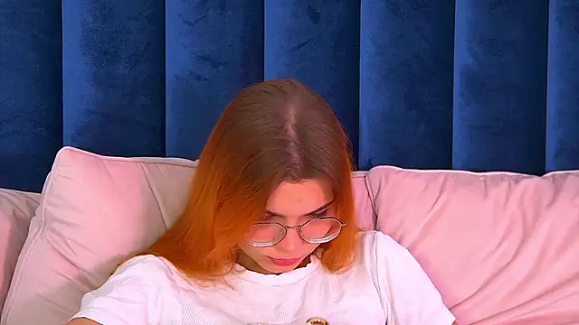 BellaMarebelle online show from October 2025 04:24:02 AM