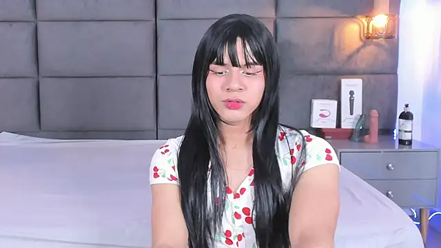 Slenna Moon online show from September 2025 03:28:01 AM