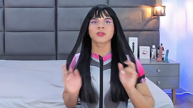 Slenna Moon online show from October 2025 02:42:01 AM