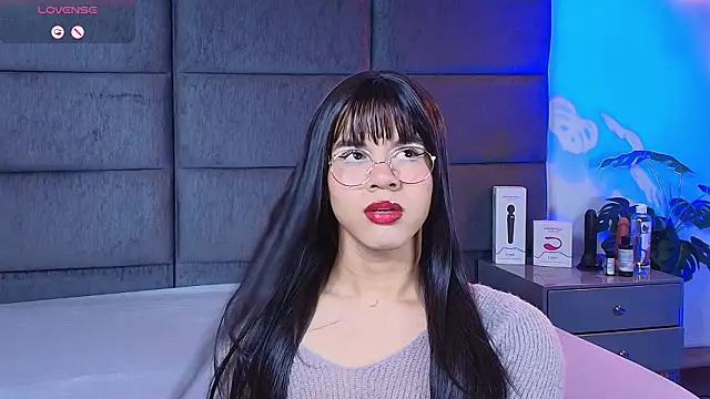 Snapshot of Slenna_Moon chatting on February 2026 01:02:02 AM Slenna Moon online show from February 2026 01:02:02 AM