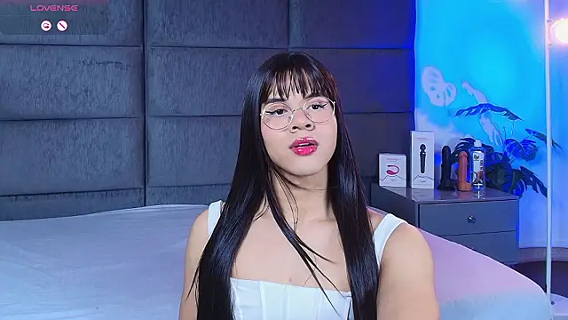 Snapshot of Slenna_Moon chatting on February 2026 11:28:01 PM Slenna Moon online show from February 2026 11:28:01 PM