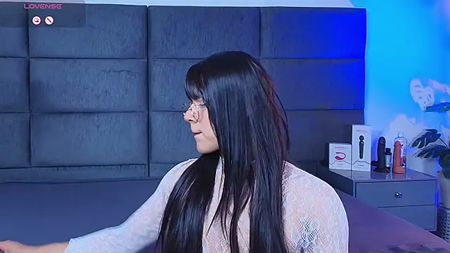 Snapshot of Slenna_Moon chatting on February 2026 11:58:01 PM Slenna Moon online show from February 2026 11:58:01 PM