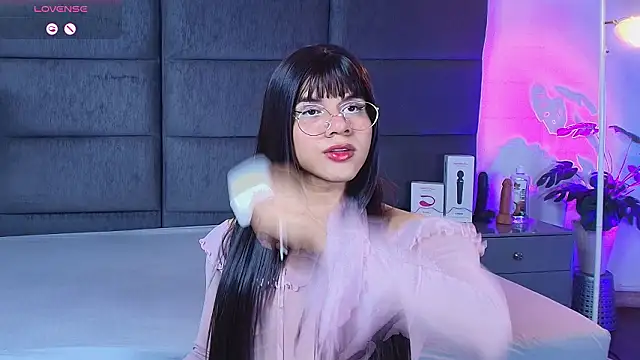 Snapshot of Slenna_Moon chatting on February 2026 11:37:01 PM Slenna Moon online show from February 2026 11:37:01 PM