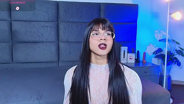 Snapshot of Slenna_Moon chatting on February 2026 11:27:02 PM Slenna Moon online show from February 2026 11:27:02 PM