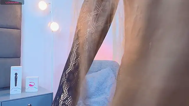 Slenna Moon online show from April 2026 12:19:01 AM