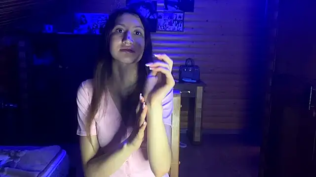 Shyselly online show from November 2025 05:15:01 PM