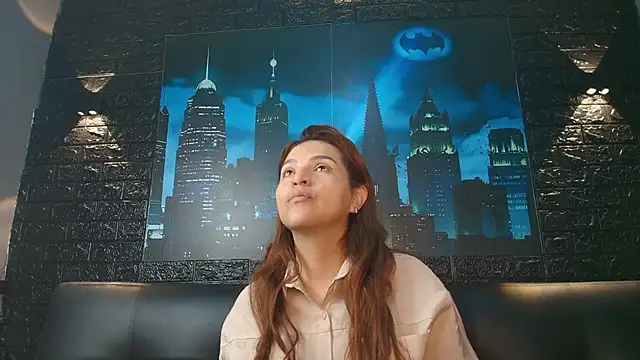 Skylar  Desire online show from November 2025 01:22:02 PM