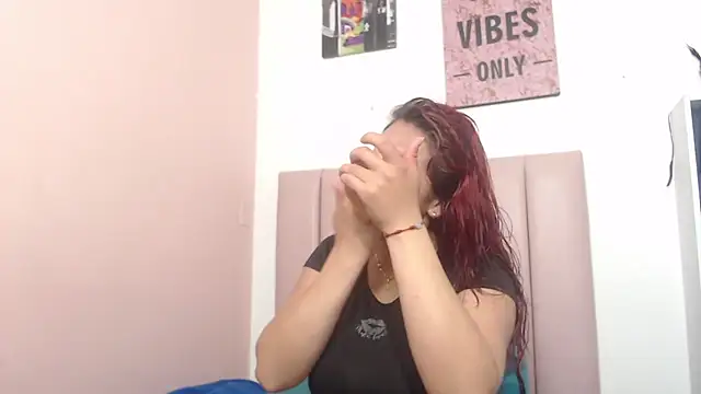 Chloe Wiild online show from November 2025 03:20:02 AM