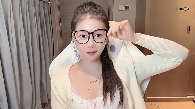 Makinghappymyself  online show from November 2025 01:37:01 PM