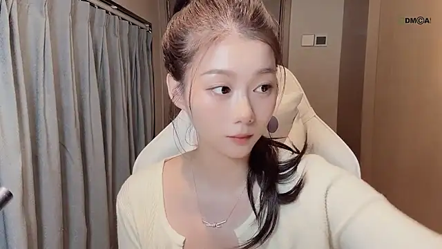 Makinghappymyself  online show from November 2025 01:12:02 PM