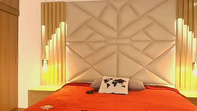 Snapshot of allie_pearl chatting on December 2025 12:02:02 PM allie pearl online show from December 2025 12:02:02 PM