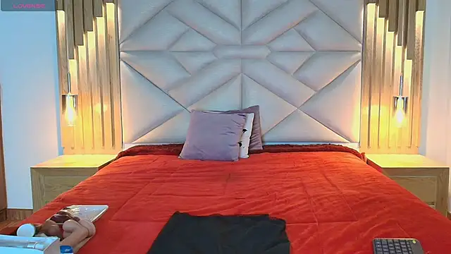 Snapshot of allie_pearl chatting on January 2026 12:08:02 PM allie pearl online show from January 2026 12:08:02 PM