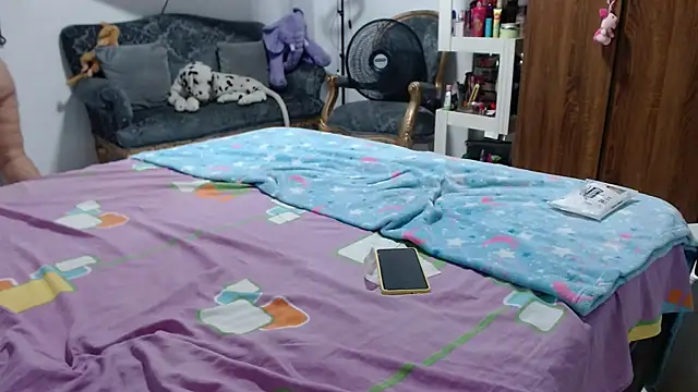 devora clark online show from November 2025 02:00:01 AM