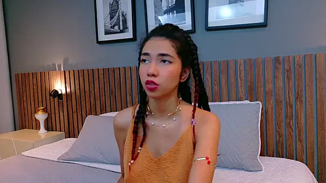 luna roja25 online show from September 2025 01:04:01 PM