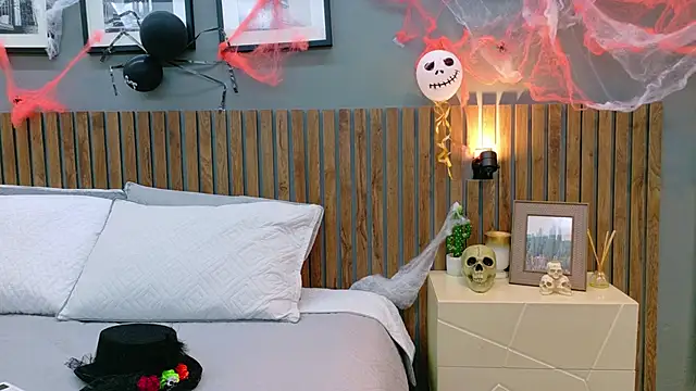 luna roja25 online show from October 2025 01:02:02 PM