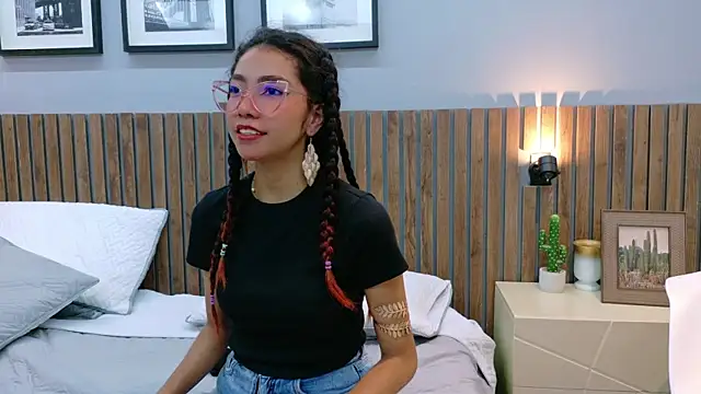 luna roja25 online show from November 2025 01:22:02 PM