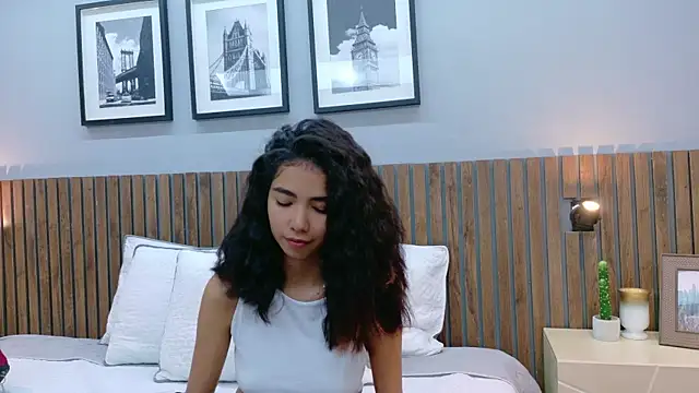 luna roja25 online show from December 2025 02:24:02 PM