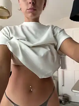 KayleeBella online show from September 2025 03:01:02 PM