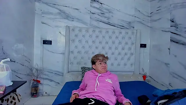 Ari and Storm online show from September 2025 02:50:02 PM