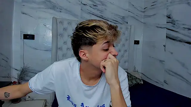 Ari and Storm online show from October 2025 01:50:01 PM