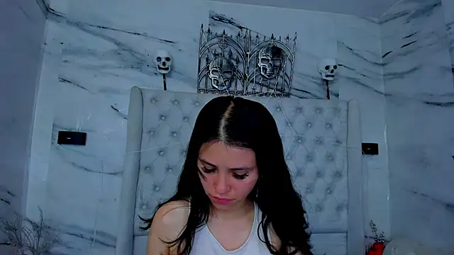 Ari and Storm online show from November 2025 01:35:02 PM