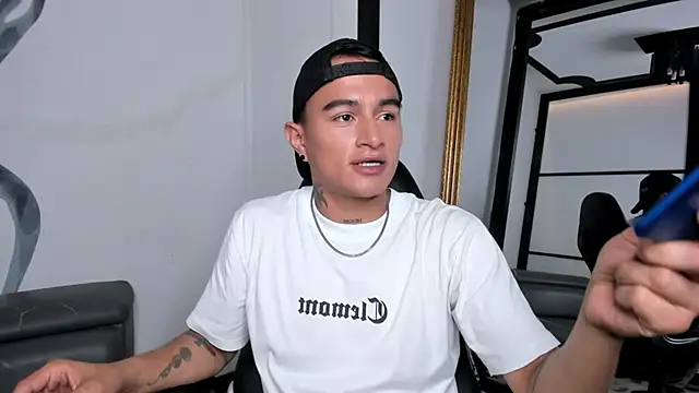 LiamDeep online show from October 2025 06:39:01 PM