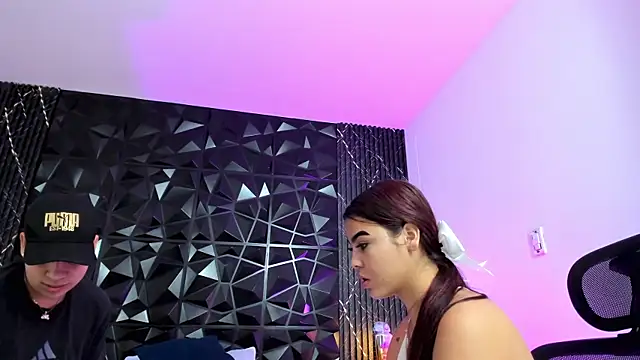 KimberlyLoren online show from September 2025 01:01:01 PM