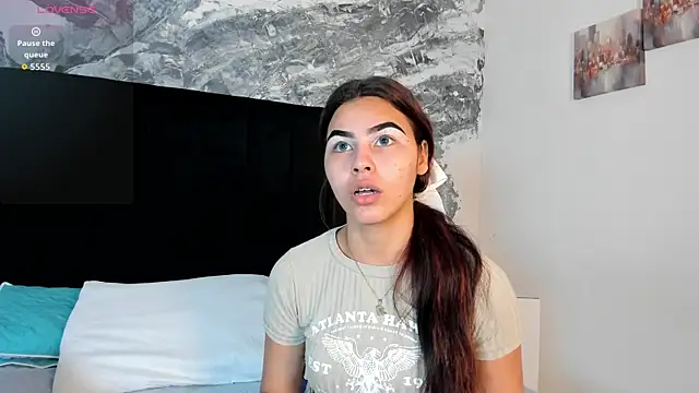 KimberlyLoren online show from October 2025 01:36:03 PM