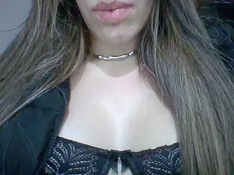 Yasleal online show from June 2026 01:49:01 AM