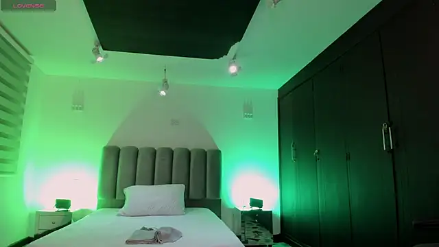 SkyThompson online show from September 2025 04:12:02 AM