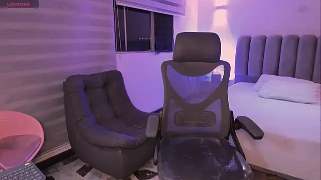 SkyThompson online show from October 2025 04:53:01 AM