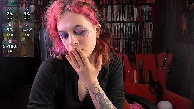 Snapshot of NoelleGothicShadow chatting on November 2025 10:52:01 PM NoelleGothicShadow online show from November 2025 10:52:01 PM