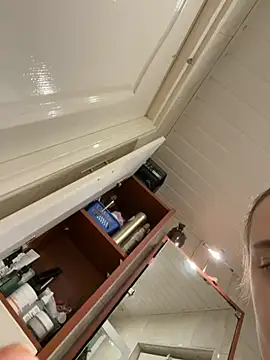 lanameijer online show from November 2025 10:32:01 PM