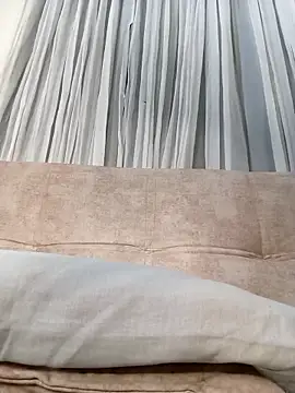 Marian Zeller online show from November 2025 09:10:01 AM