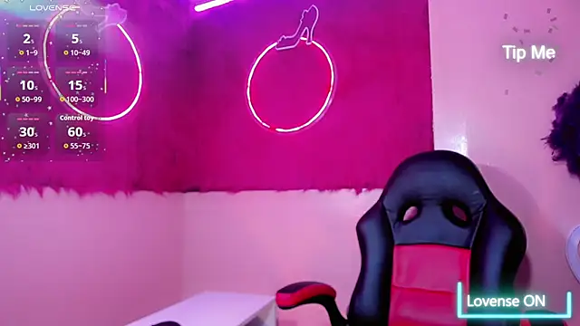 Madiso Santiel online show from September 2025 07:25:01 PM