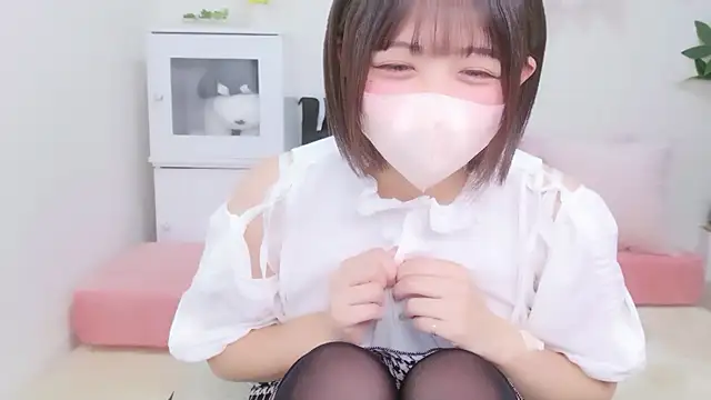 Hinata Sun online show from October 2025 01:41:01 PM