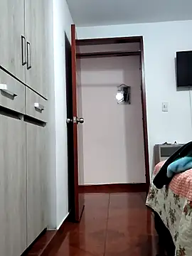 mia mancinii online show from April 2026 02:33:01 PM