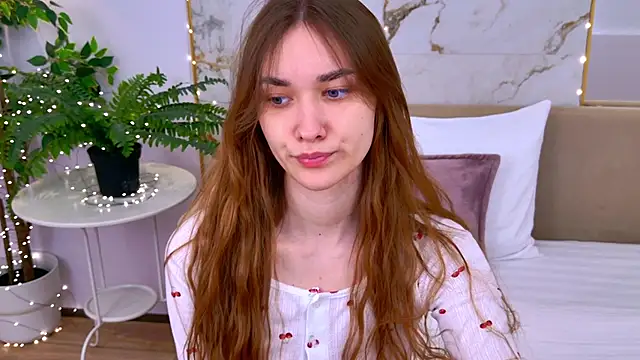 Snapshot of AmadaReine chatting on January 2026 04:11:01 PM AmadaReine online show from January 2026 04:11:01 PM